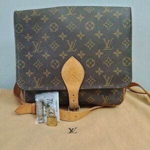 💯 Authentic Louis Vuitton GM Cartouchier crosbody, 2 locks 1 w/key 1 without🗝️